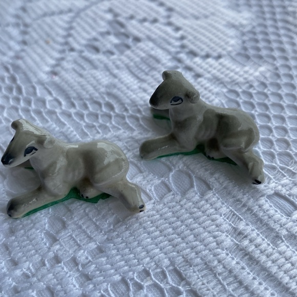 Greyhound Dog Miniature Figurines. Vintage circa 1970s -80s. Set of 3. - Picture 3 of 11